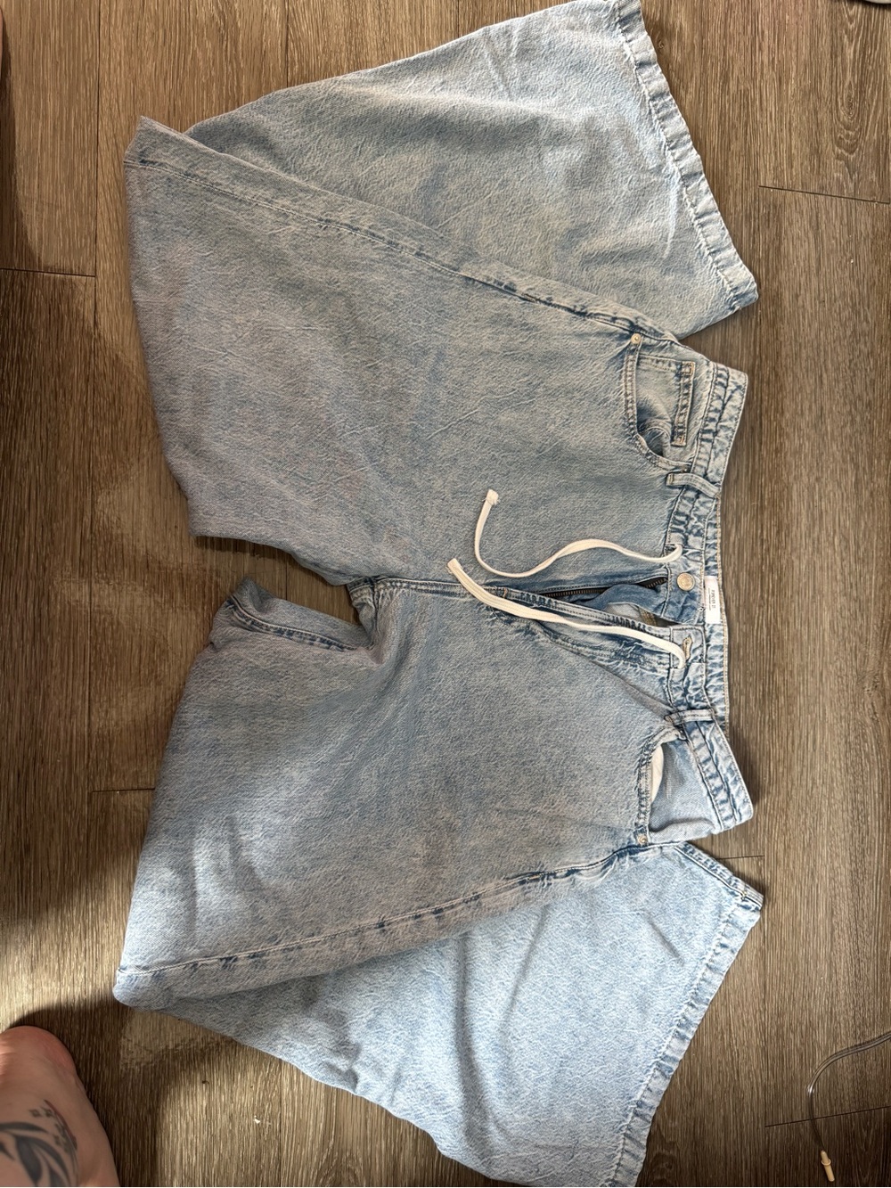 Forever 21 Light Blue Boyfriend Relaxed Denim Jeans